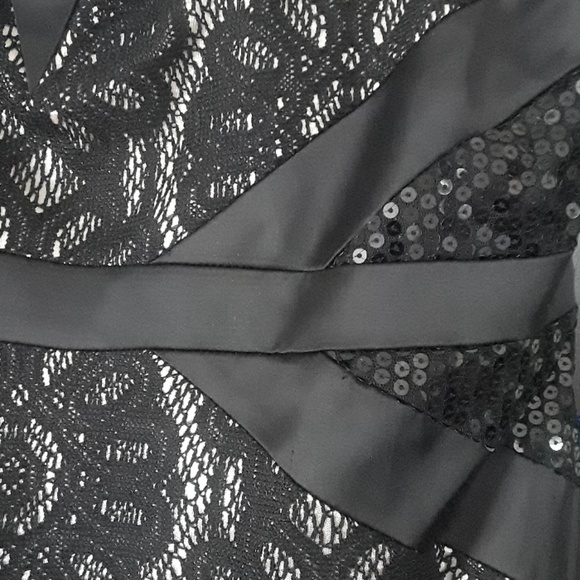 Dress - Picture 4 of 5